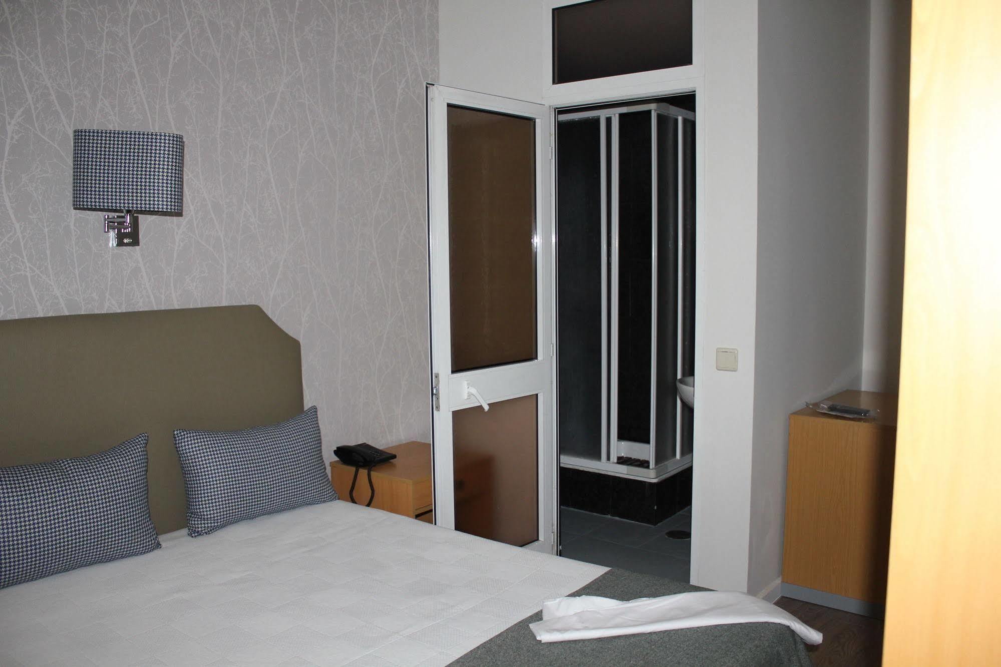Guest House Porto Clerigus Bagian luar foto