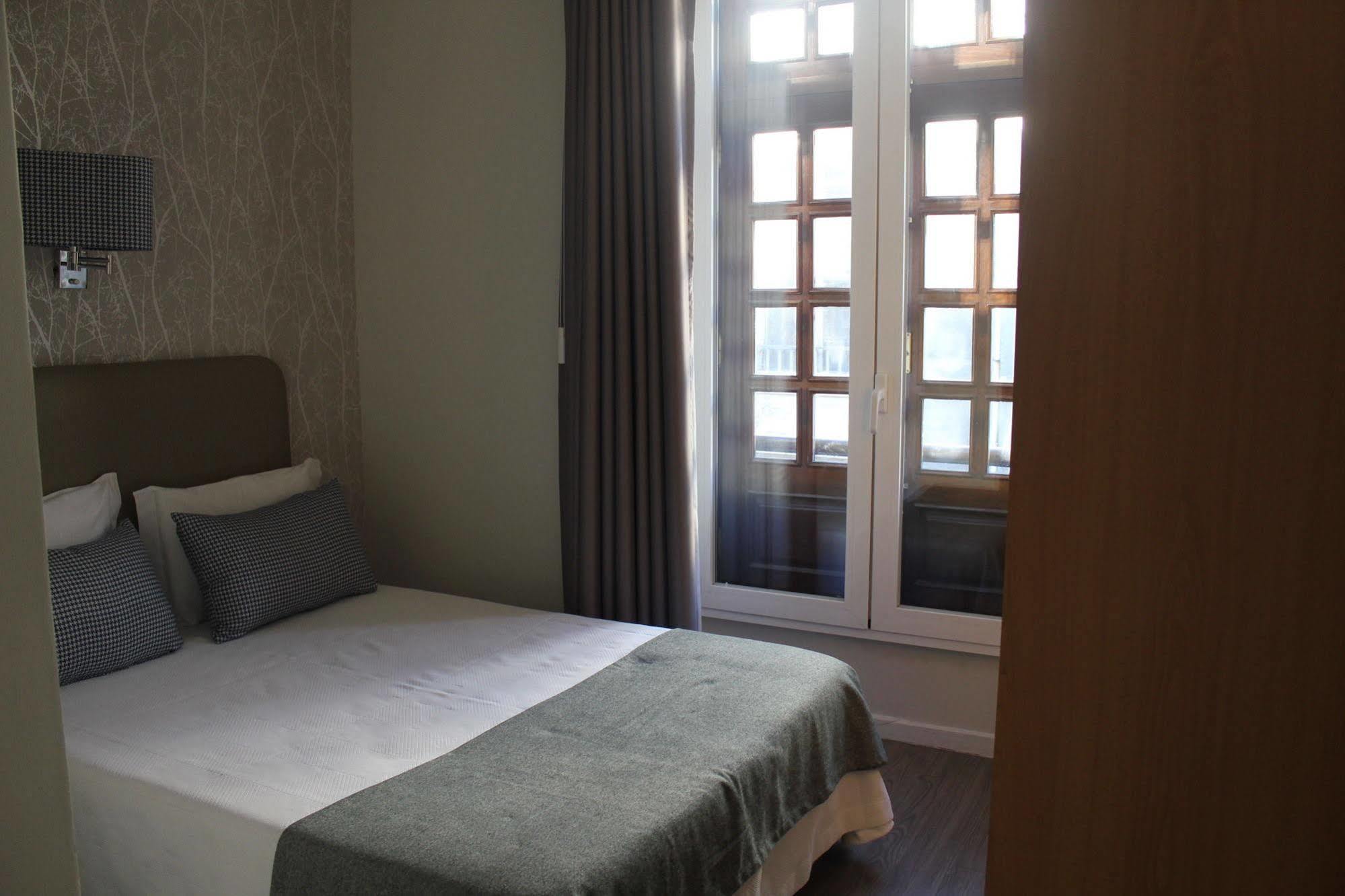 Guest House Porto Clerigus Bagian luar foto
