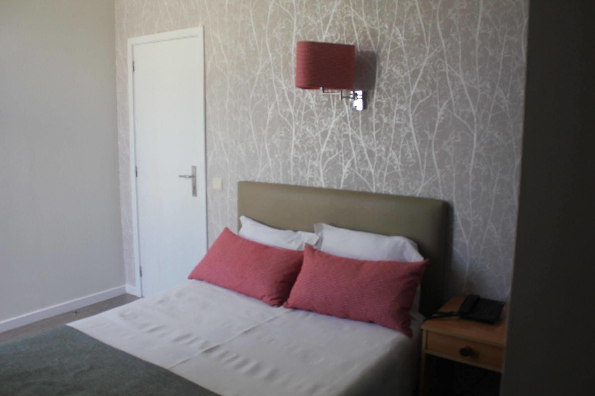 Guest House Porto Clerigus Bagian luar foto