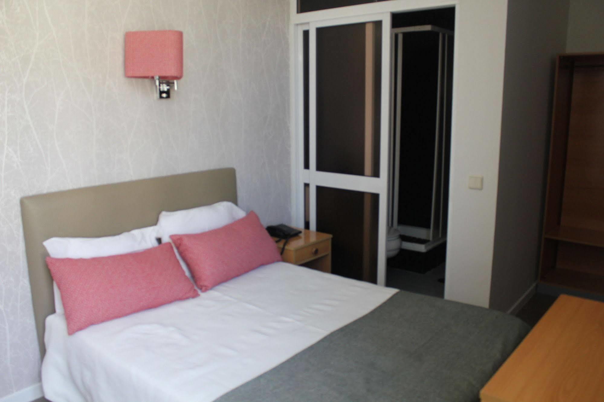 Guest House Porto Clerigus Bagian luar foto
